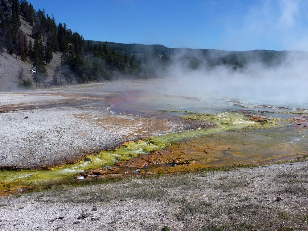 Yellowstone Midway Geyser Basin Grand Prismatic Spring (2).JPG